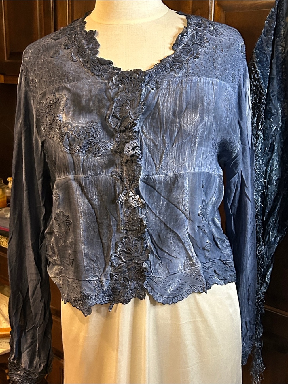 Pat Dahnke Sz L Blue Lace Appliqué Crop Style Women's Jacket